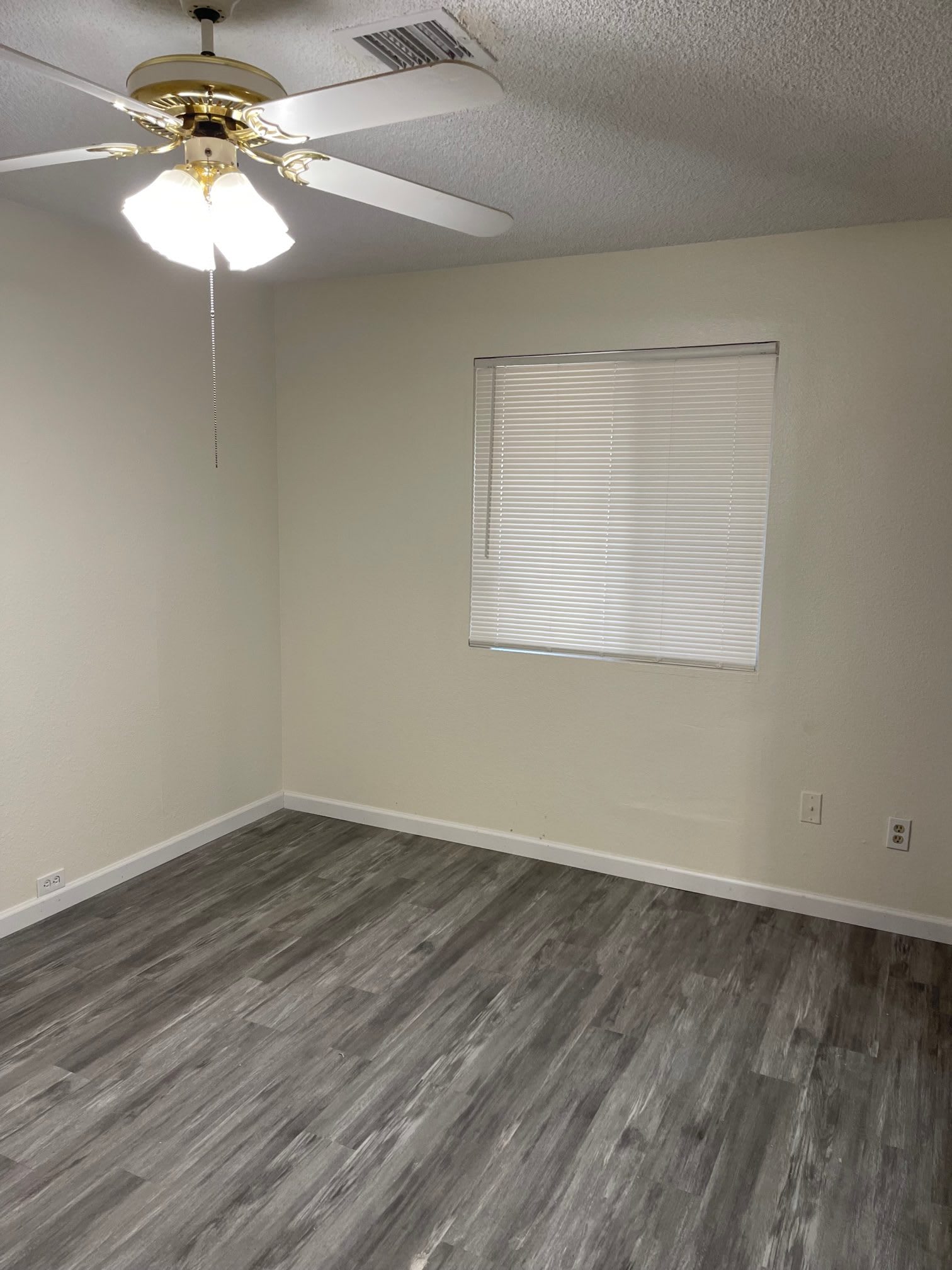 1392 W Orchid Pl – photo 5