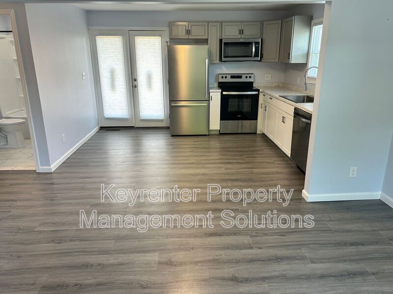 421 N Charlotte Ave – photo 3