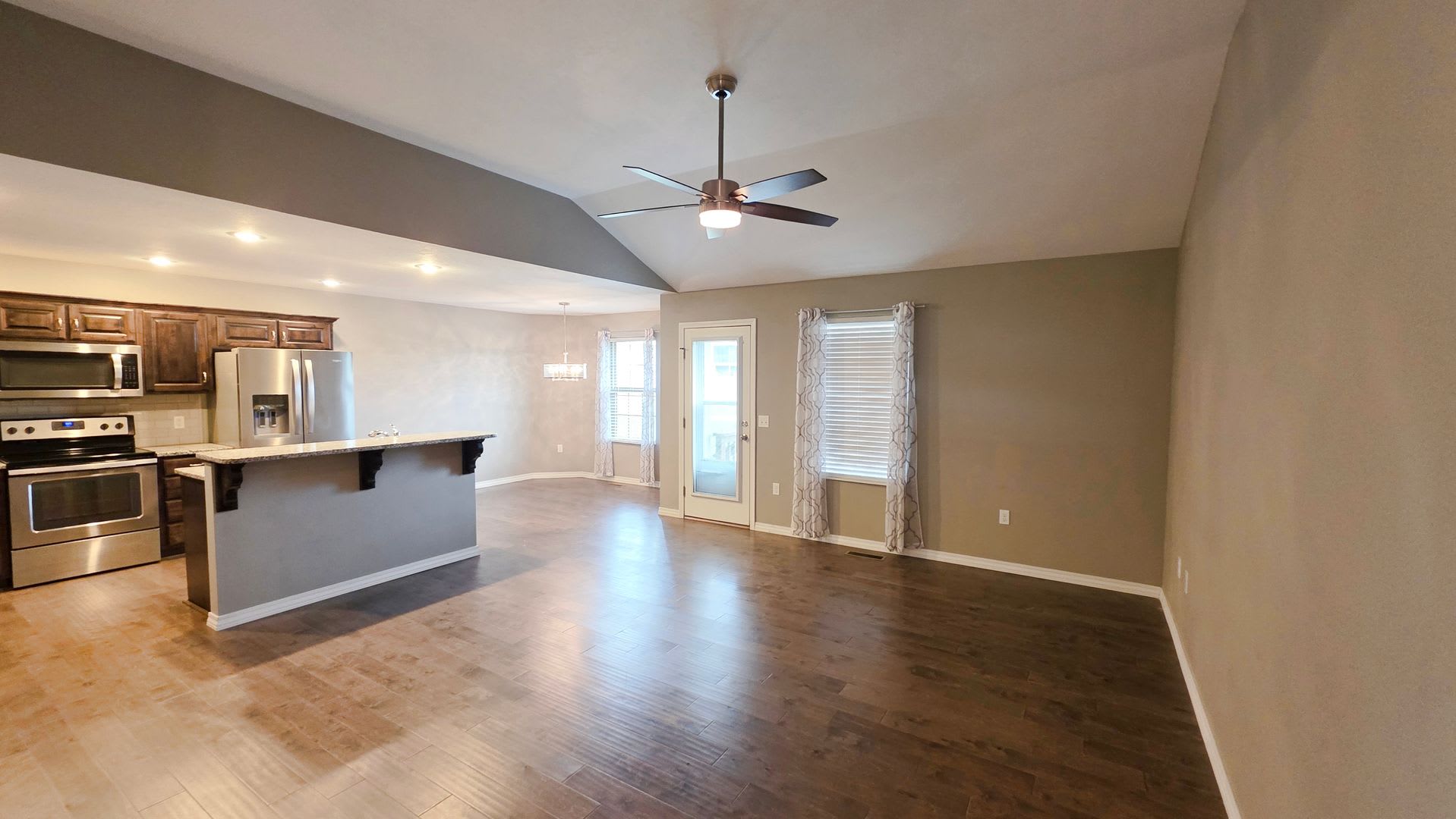 Beautifully Updated 3-Bedroom Home with 3-Car Garage & Workshop – photo 2