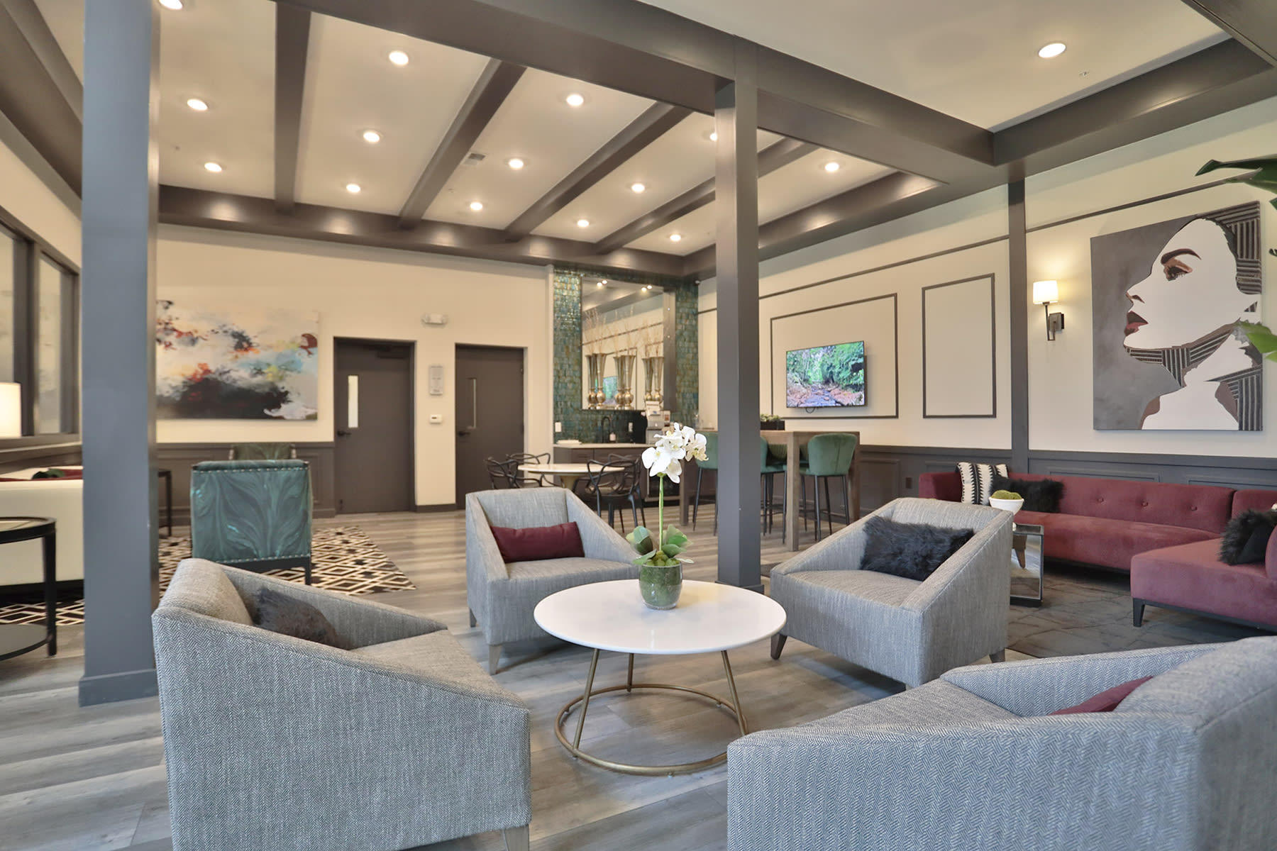 Element Oakwood – photo 1