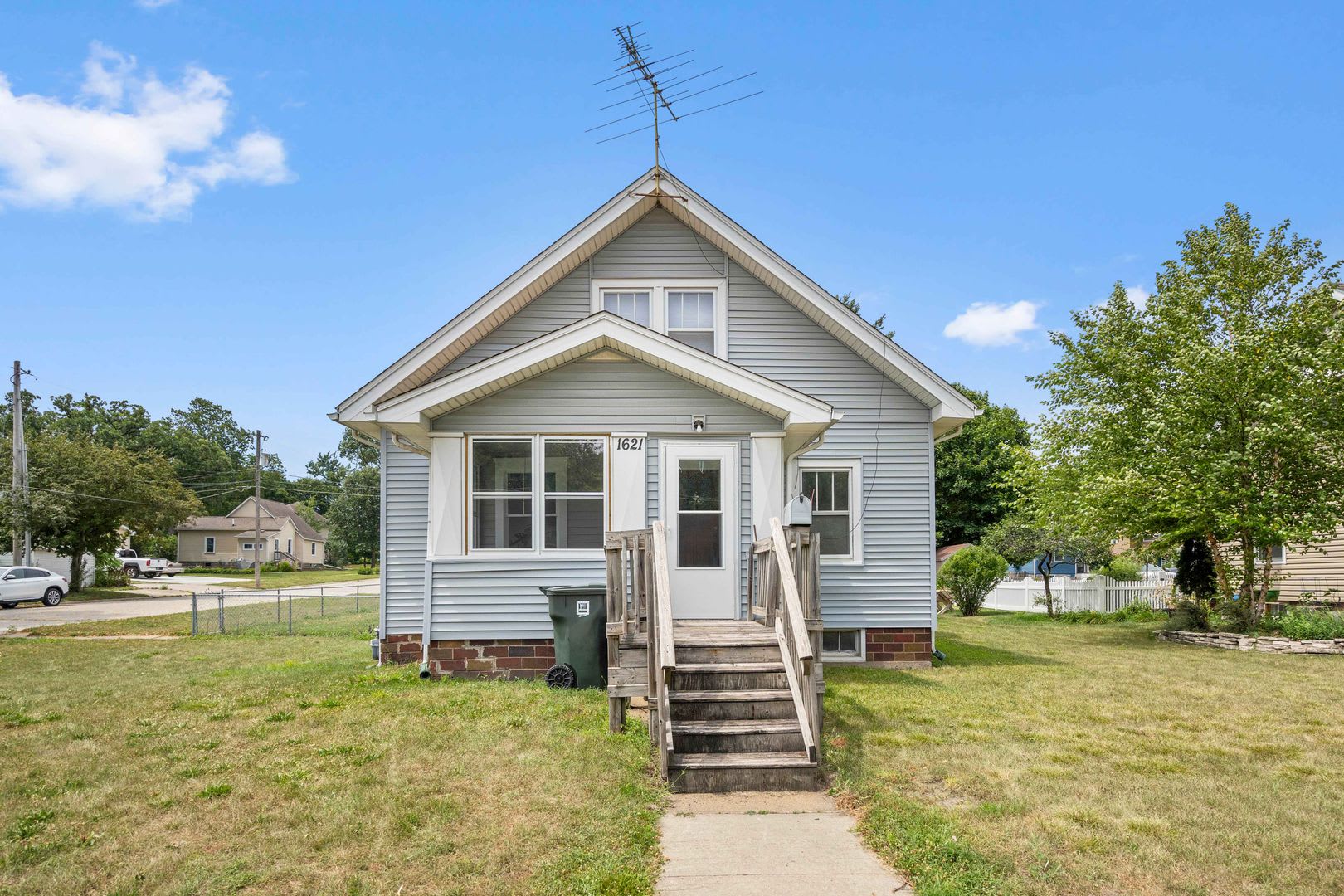 1621 Main St – photo 1