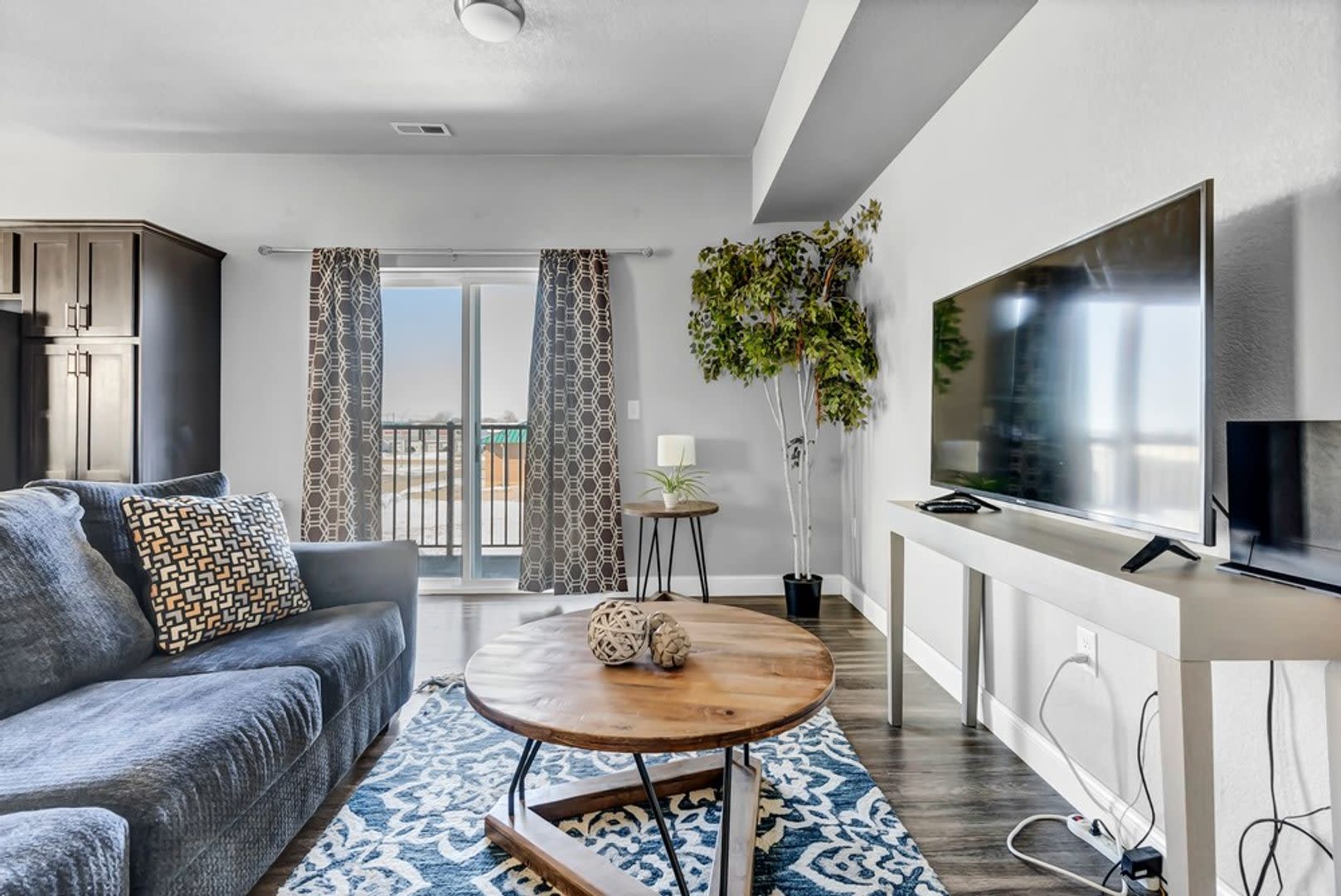 Legacy Condos – photo 2