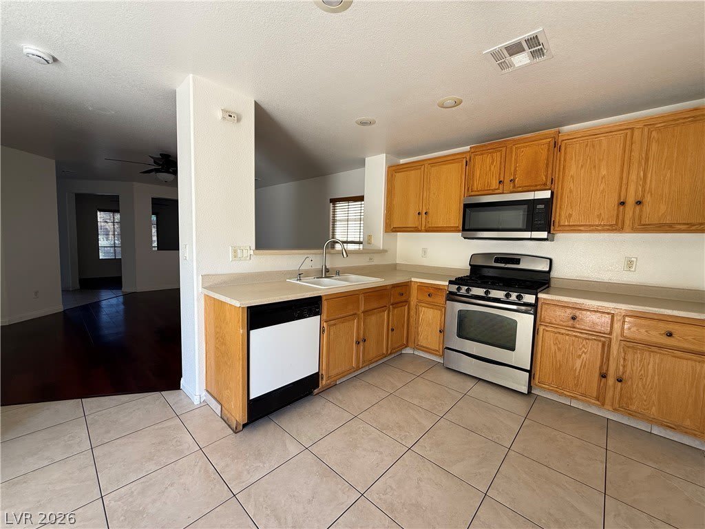 4927 Volcanic Rock Lane – photo 5