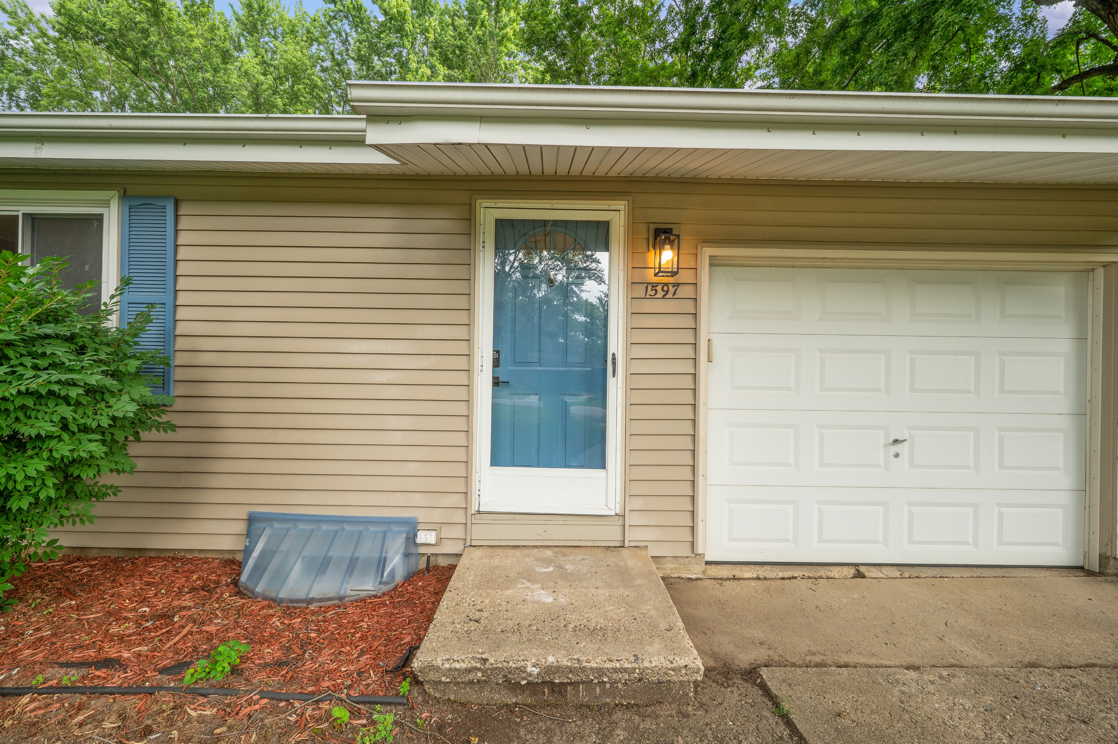 1597 Edward Dr – photo 3