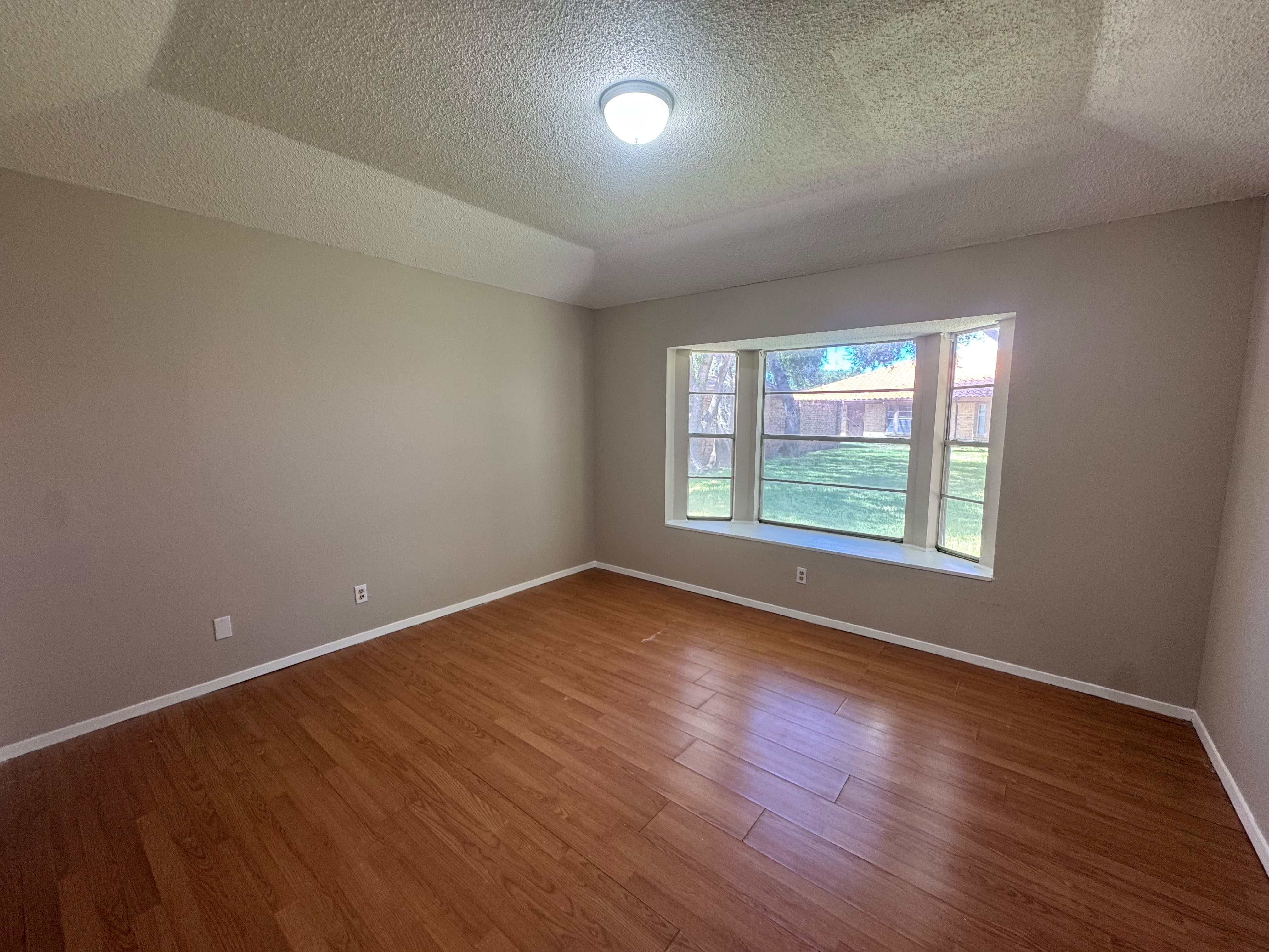 900 E Dallas Ave – photo 5