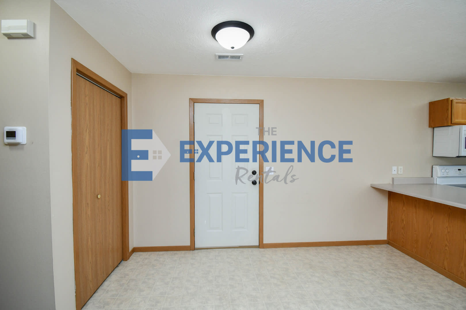 Spacious 2-Bedroom Townhome with Attached Garage in Brandon! – photo 4