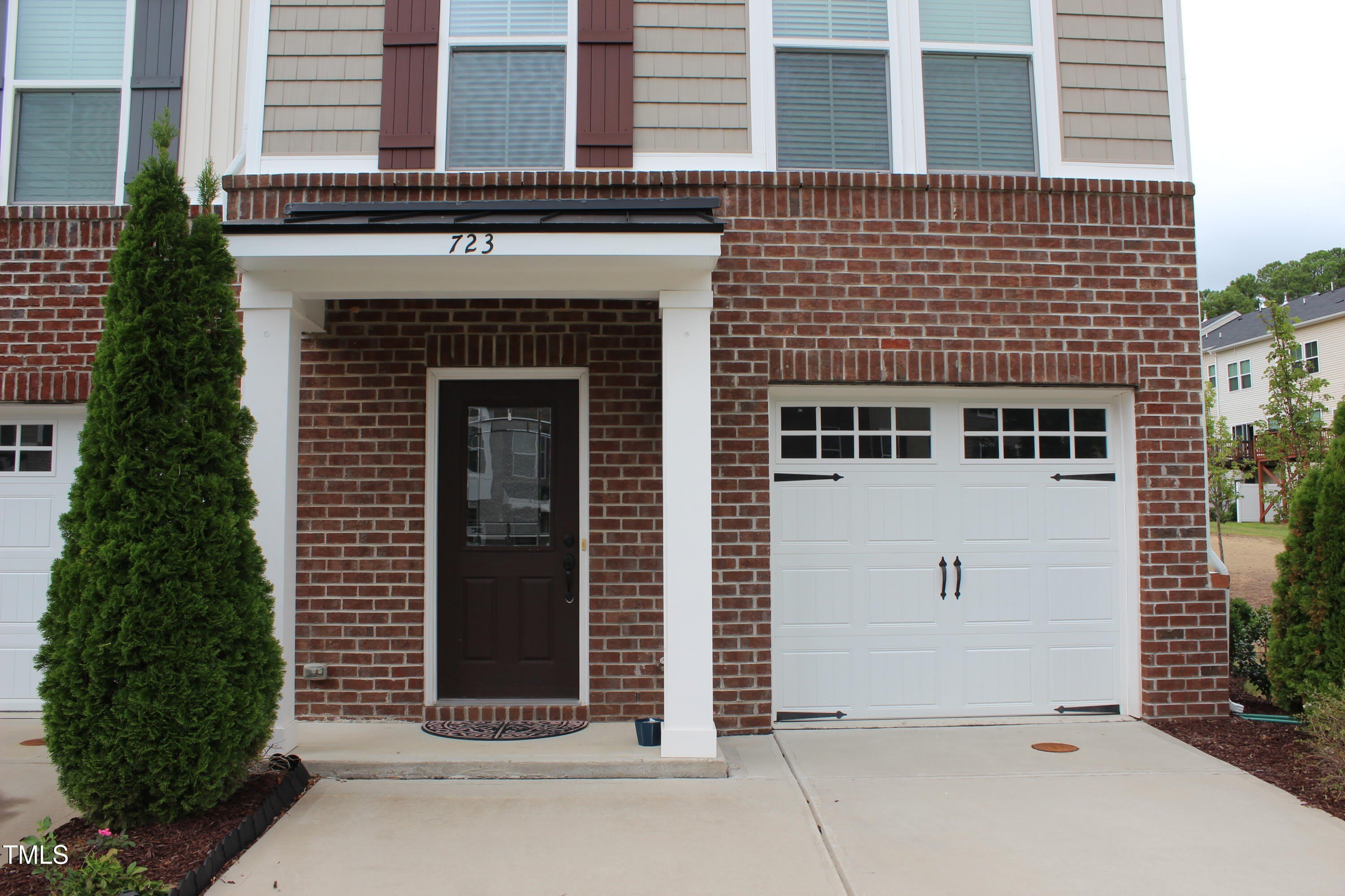723 Suffield Way – photo 3