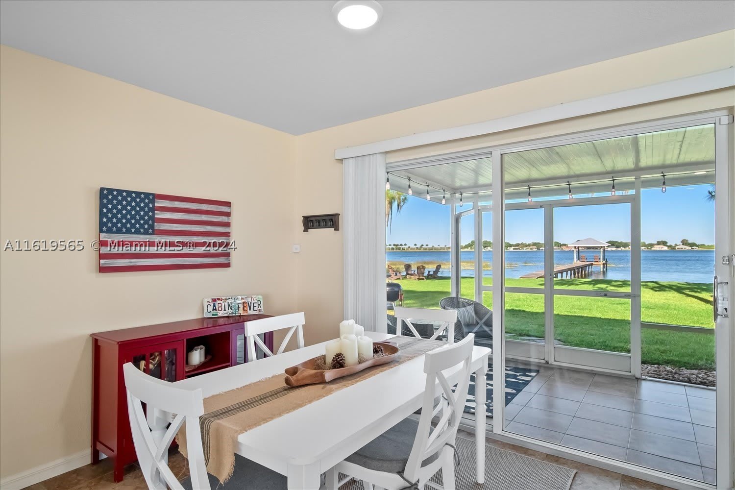 924 Lake Dr E – photo 4