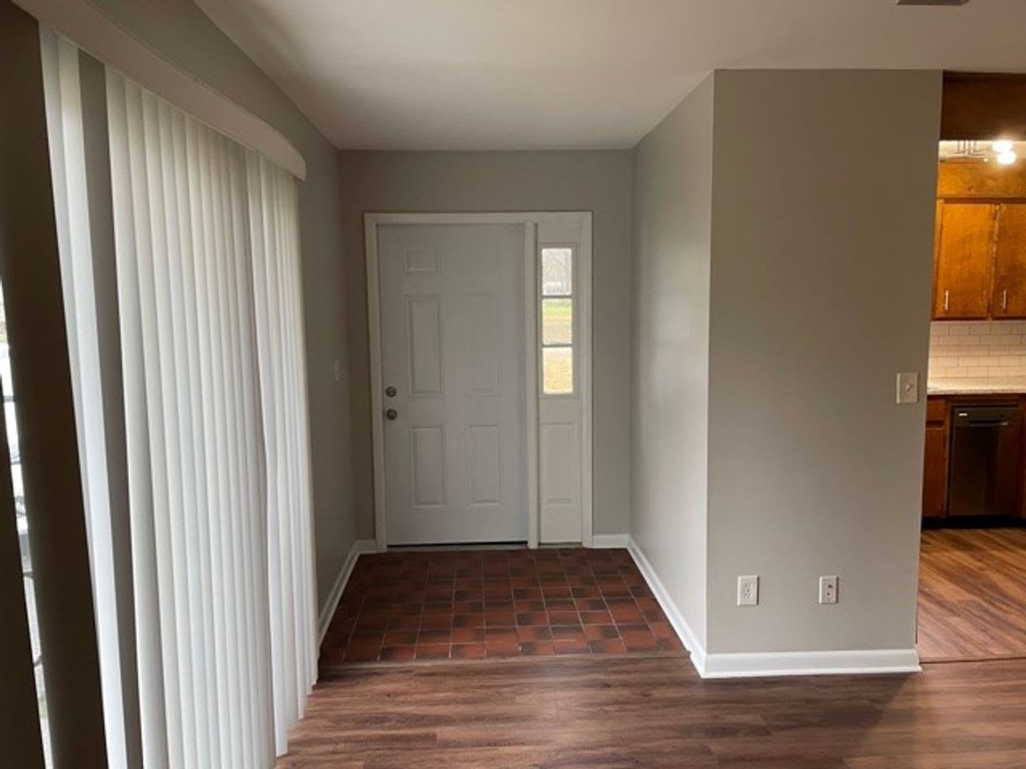 For Rent – photo 2