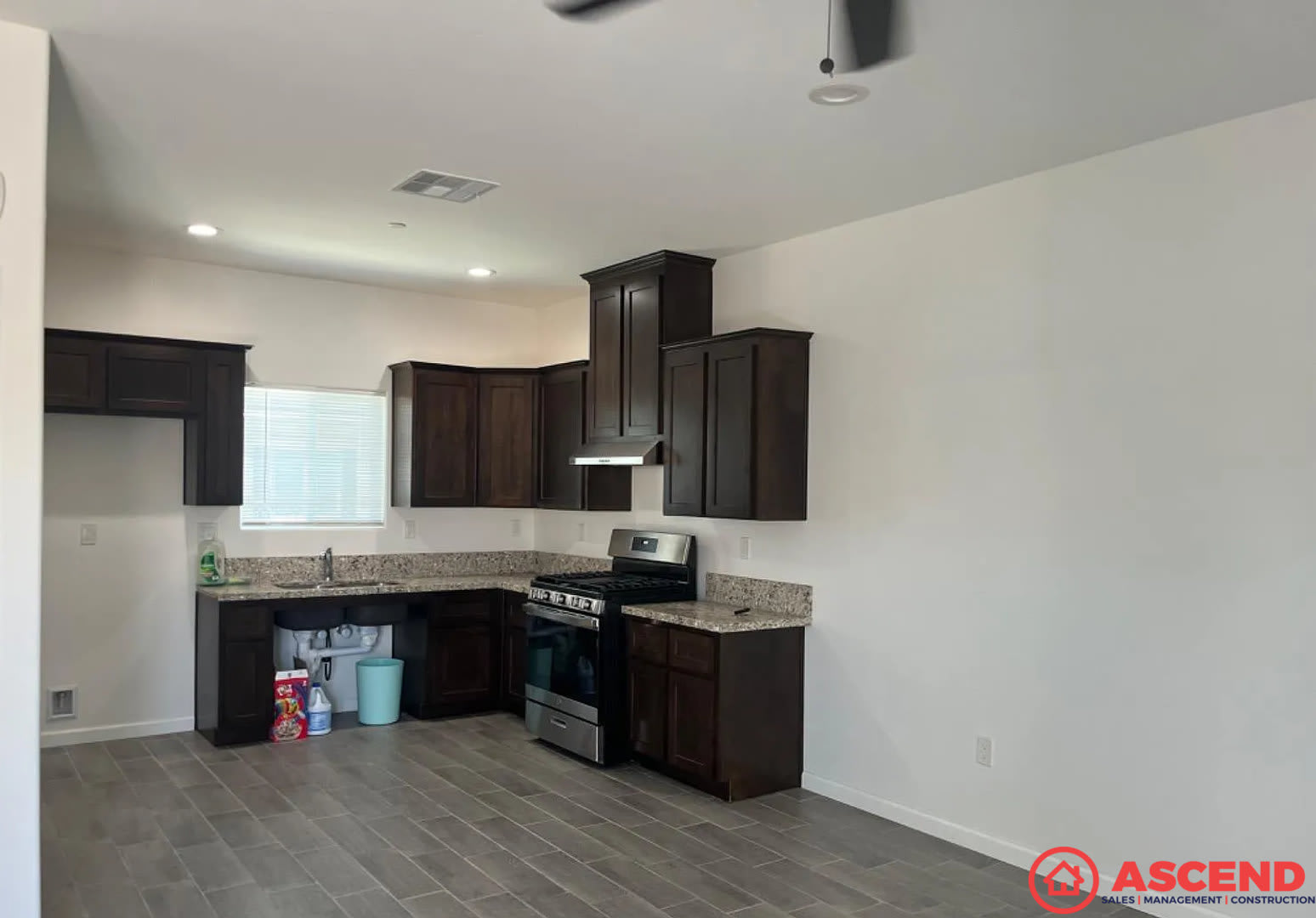 Comfortable 3BD/2BA Home in Bakersfield's 93304 — Water Included, No Pets! – photo 2