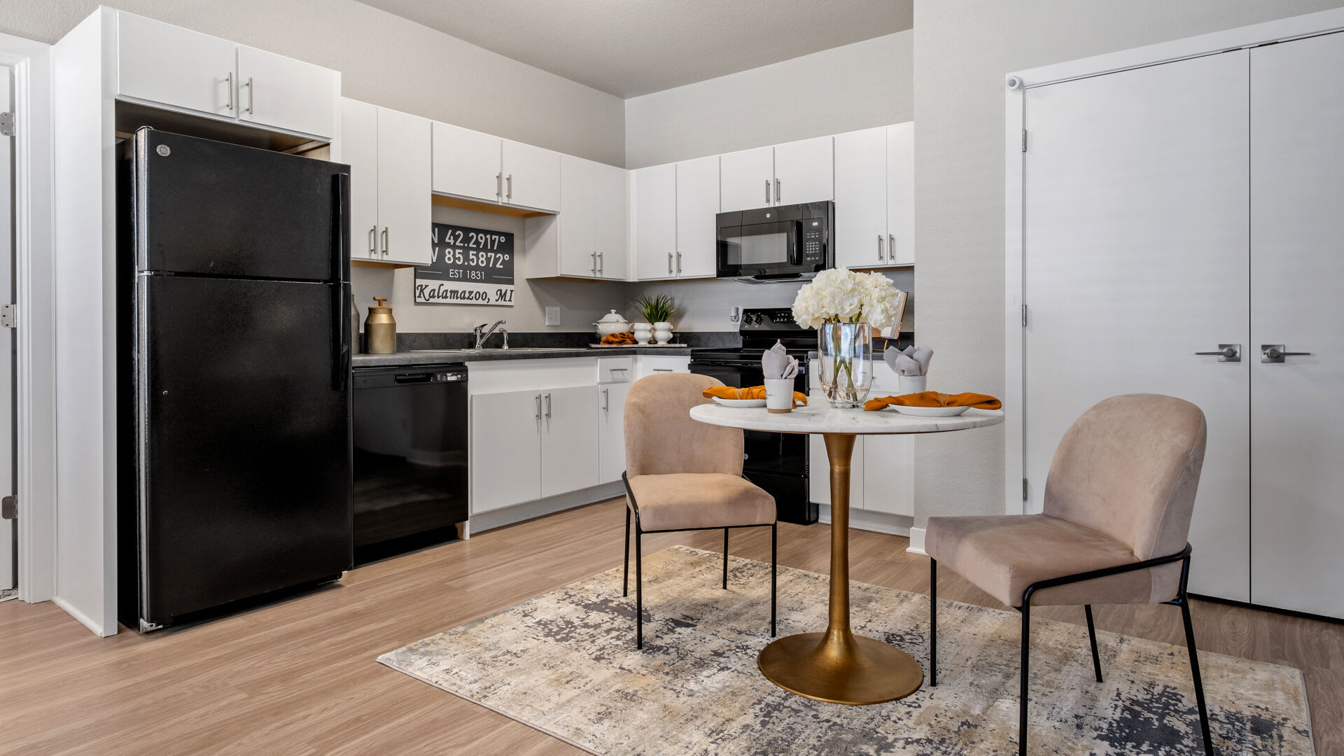 Authentix Kalamazoo Apartments – photo 4