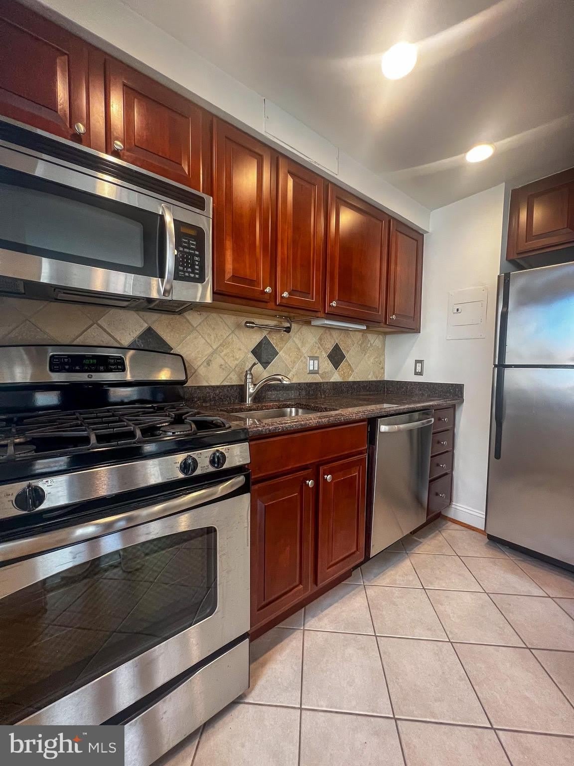 1727 MASSACHUSETTS Avenue NW – photo 3