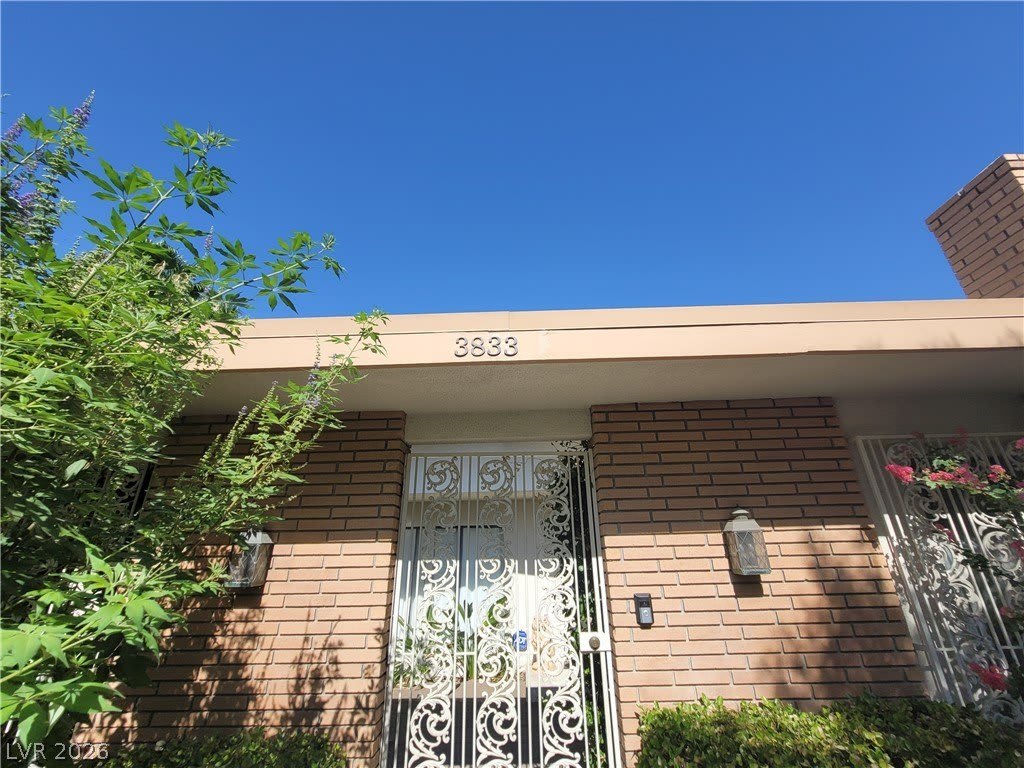 3833 S Eastern Avenue – photo 1