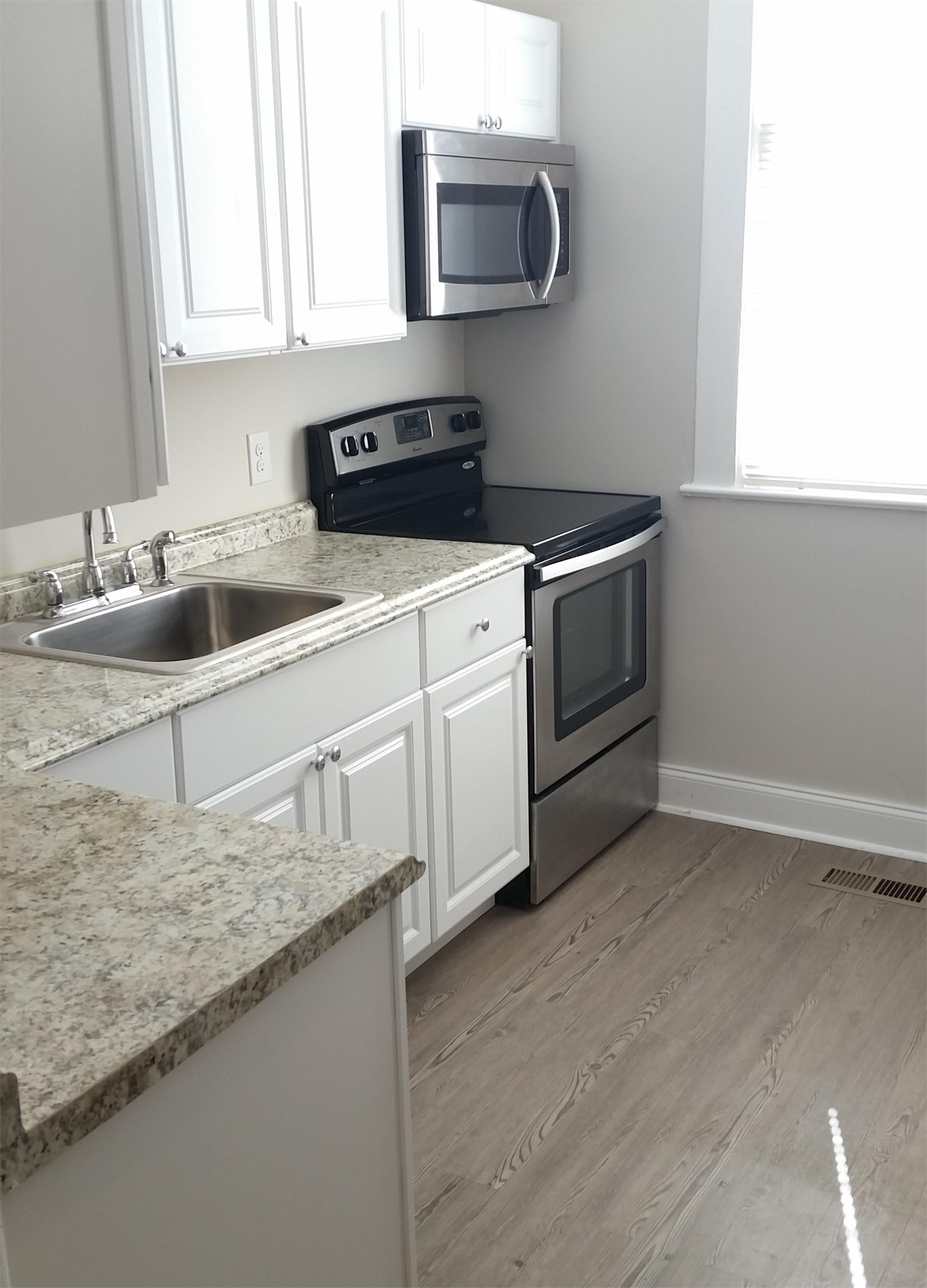 802 Abercorn St – photo 5