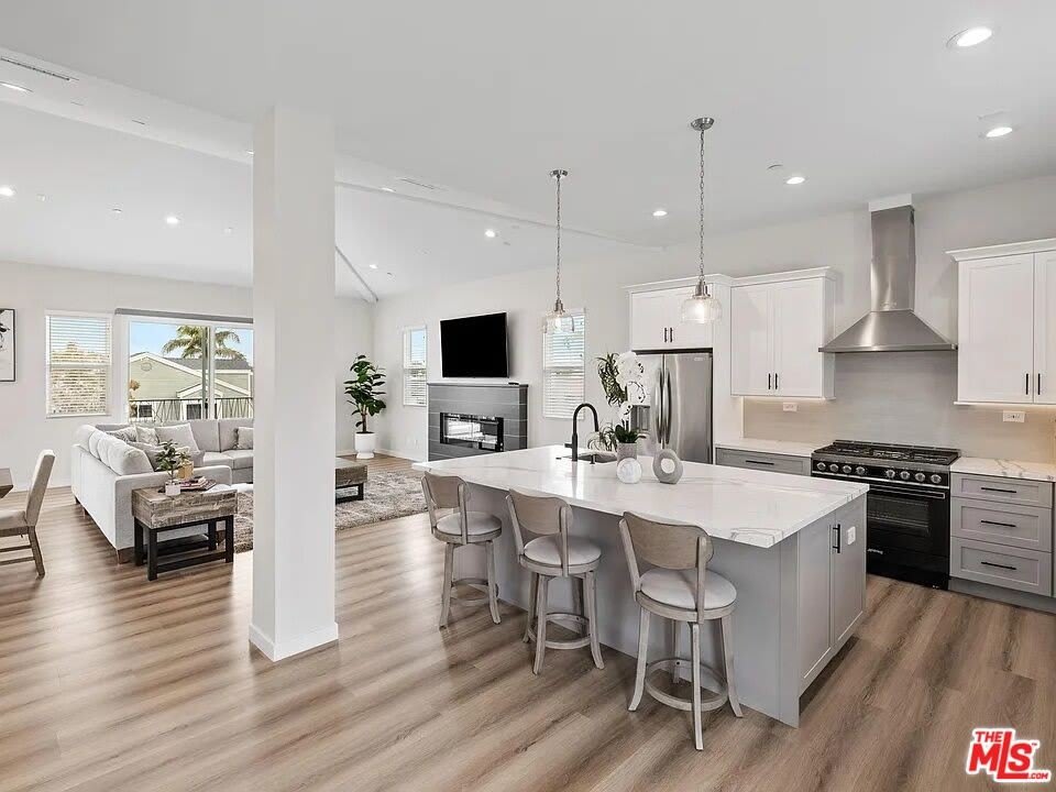 2423 Curtis Ave – photo 2