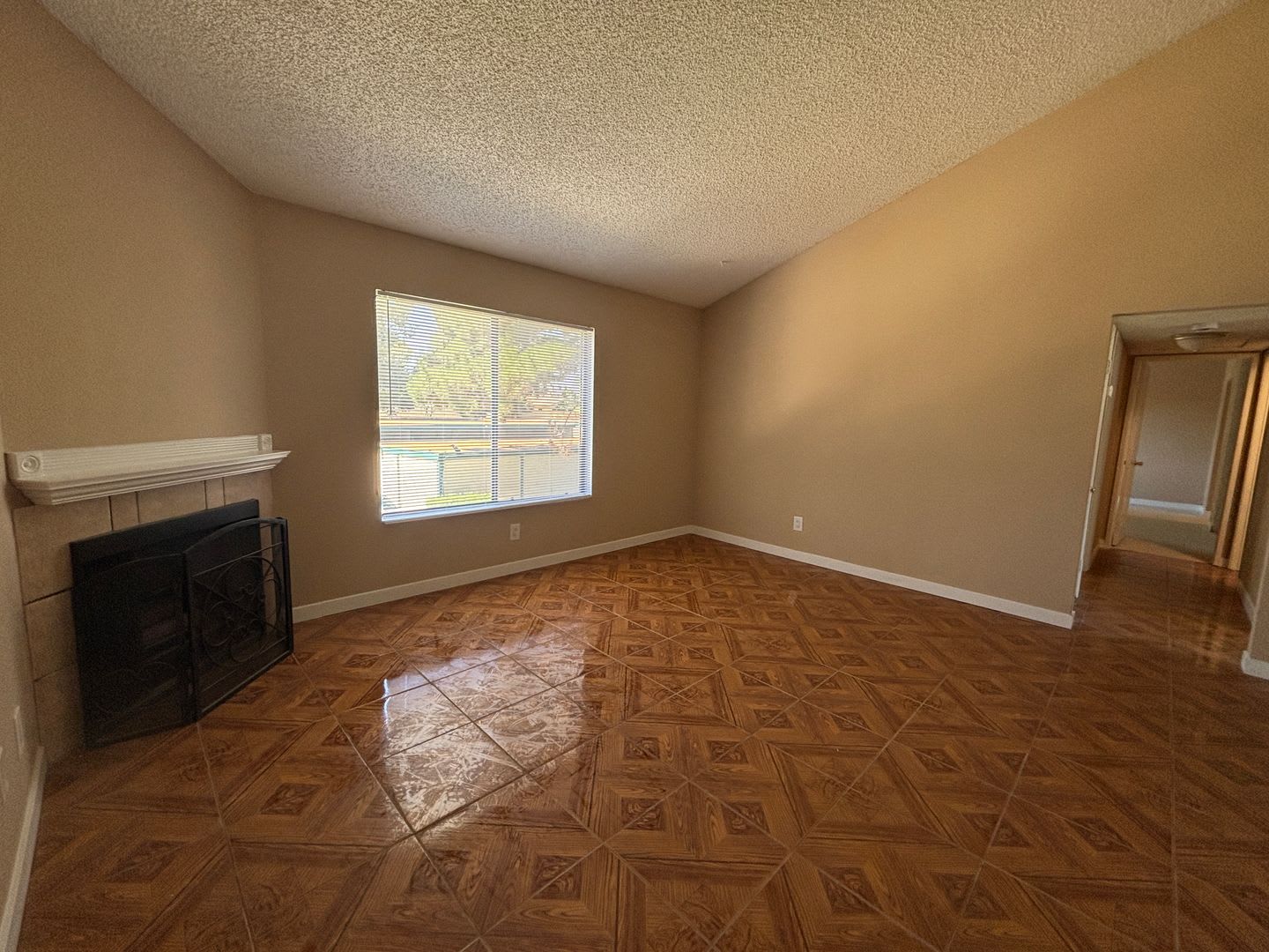 East Lancaster Condo – photo 4