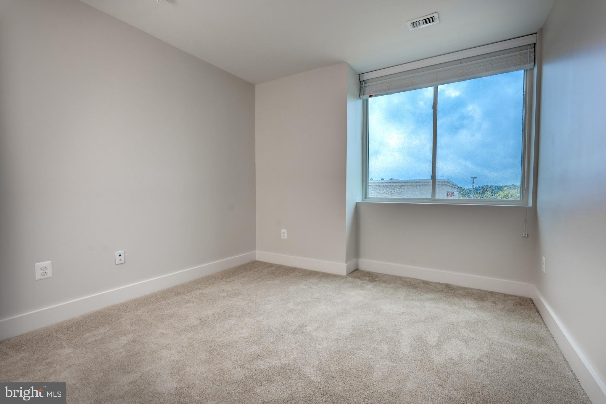 19520 VILLAGE WALK Drive – photo 4