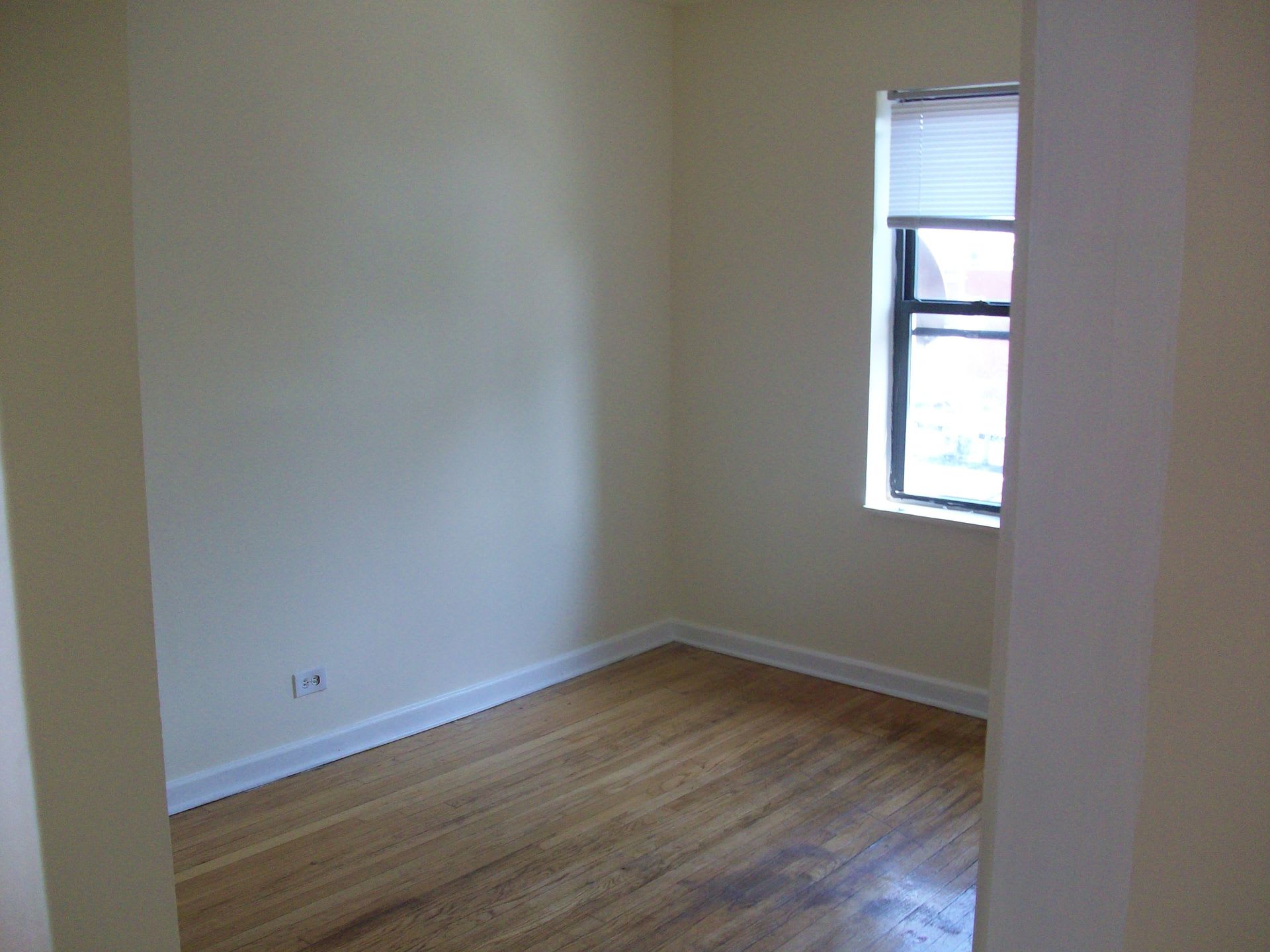 1600 West Granville Ave – photo 5