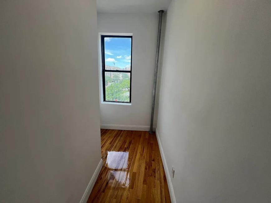 2080 Grand Concourse – photo 3