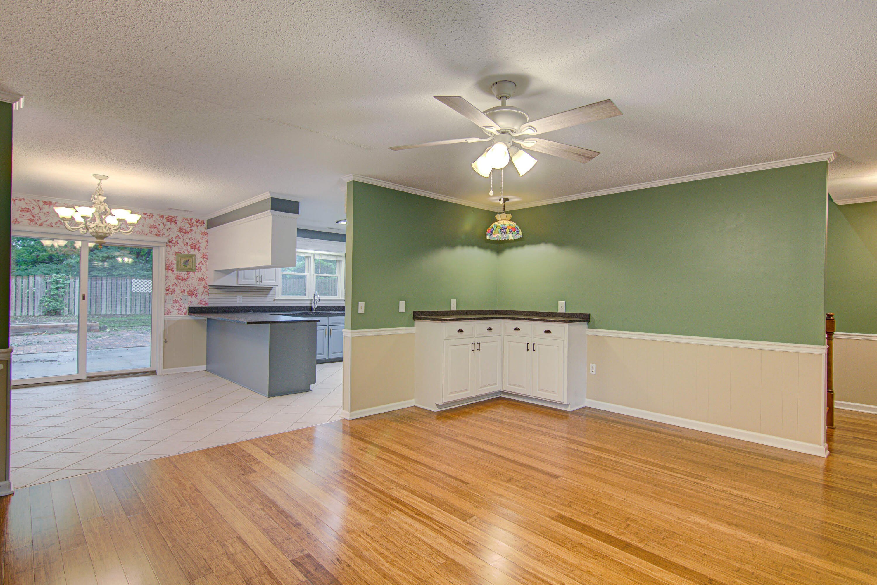 2315 Treetop Lane – photo 5
