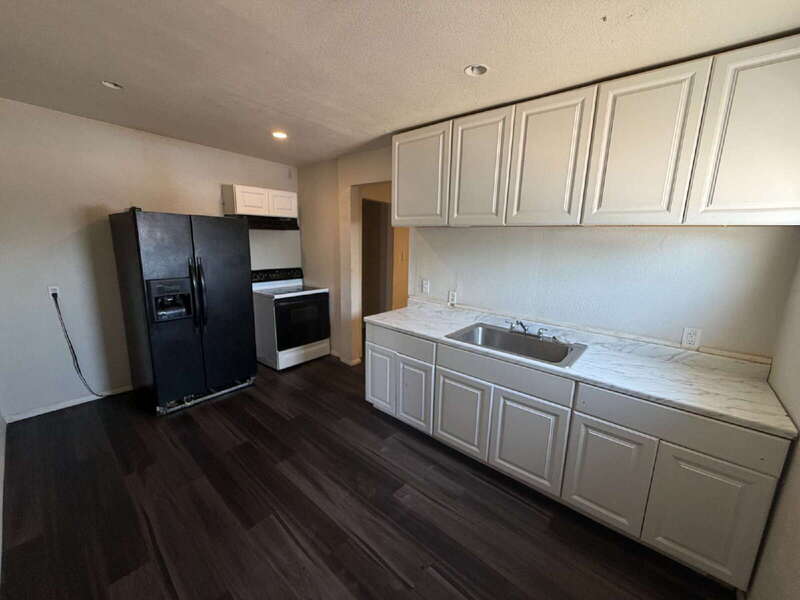 523 West 12th Street – photo 3