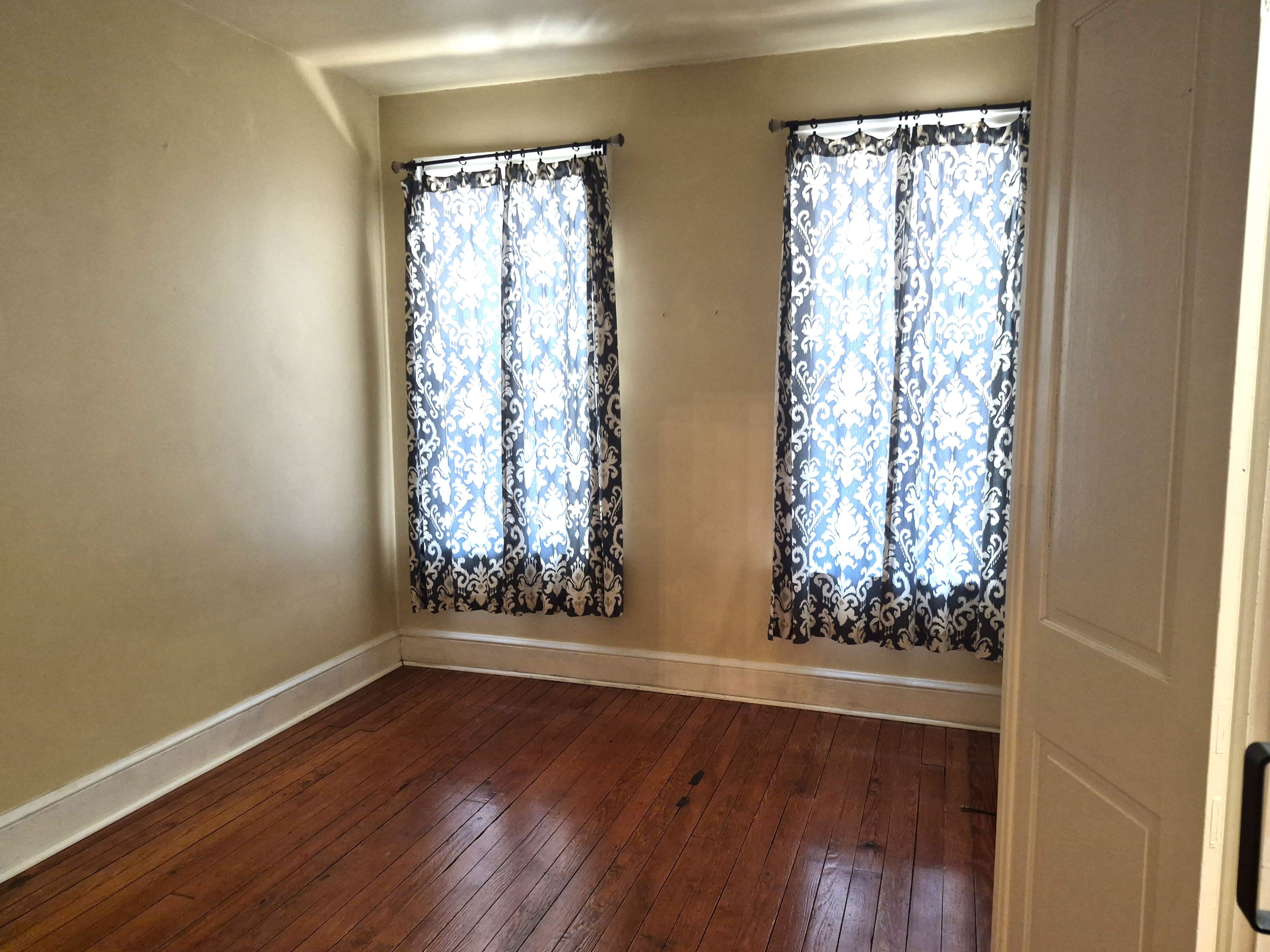 137 E New St – photo 3
