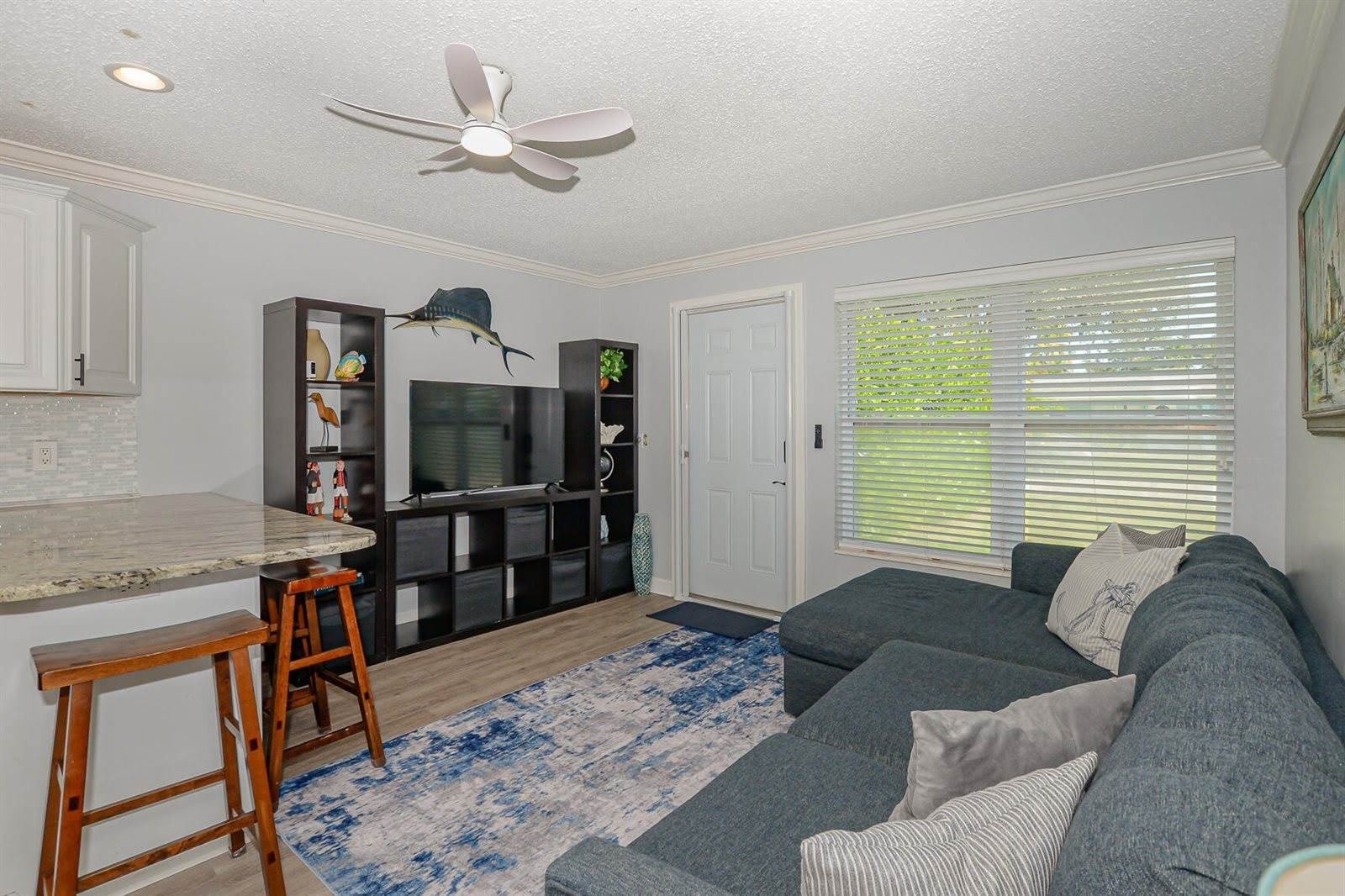 110 SW Hideaway Place – photo 3