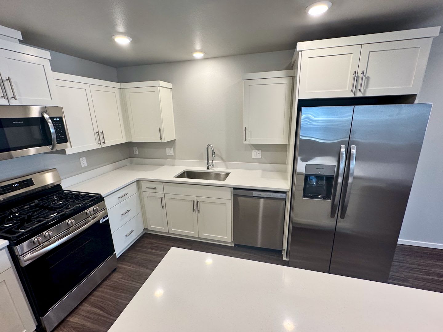 Brand New 3 Bedroom End Unit Townhome In Woodburn – photo 4