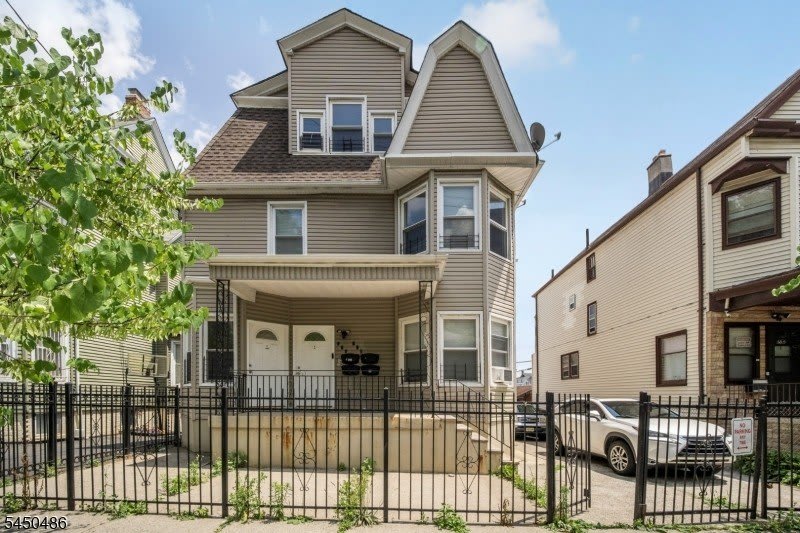 467-469 Summer Ave – photo 1