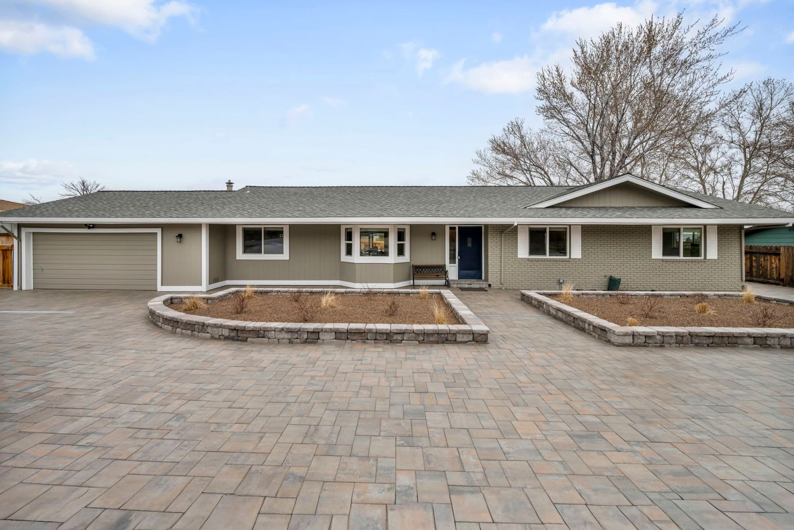 Single Level Fully Furnished South Reno Retreat With Sweeping Mountain Views Hot Tub High End Finishes – photo 2