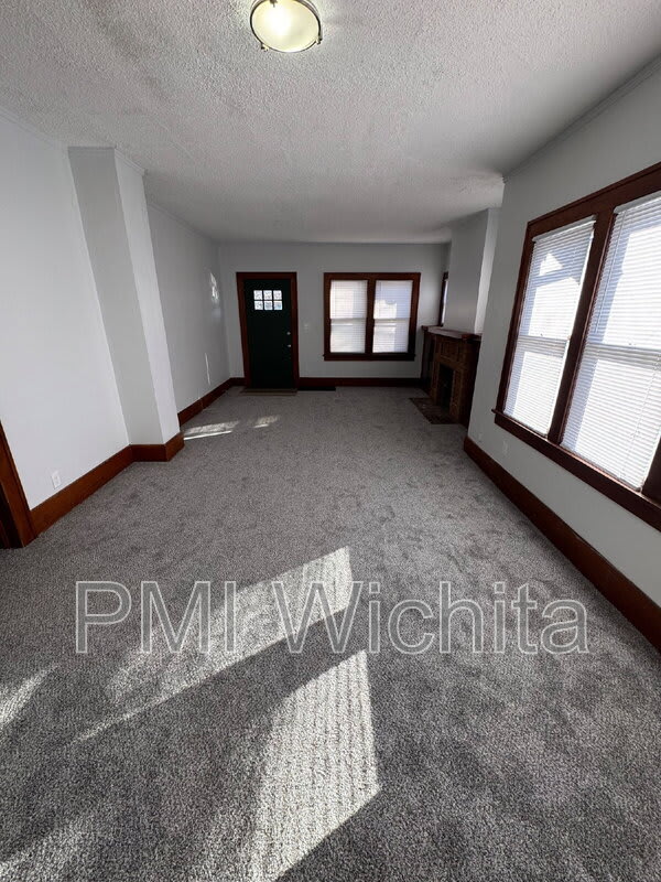 341 North Grove Drive – photo 4