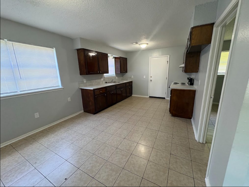 3345 NE 11th St – photo 5