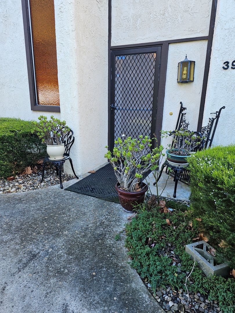 3Bd 2Ba Mesa Circle Condo – photo 1