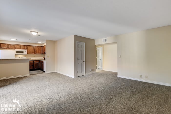 5278 River Glen Drive – photo 2