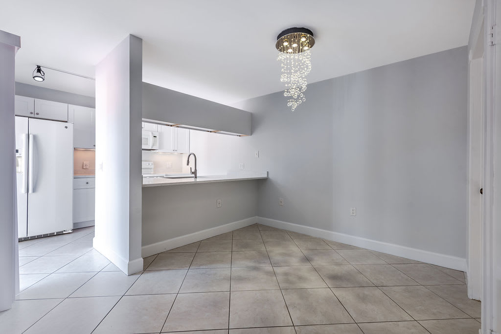 185 Charter Way – photo 2