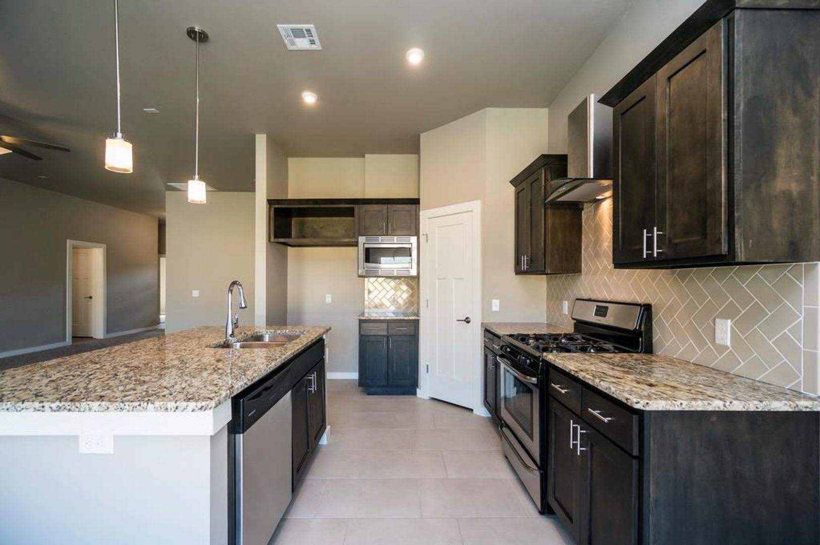 Beautiful 4 Bed Home In Deer Creek Schools – photo 4