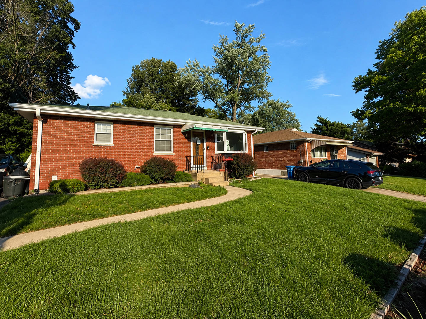 Renovated 2 Bed Finished Basement 1 5 Bath Half Off Deposit All Housing Vouchers Welcome – photo 1