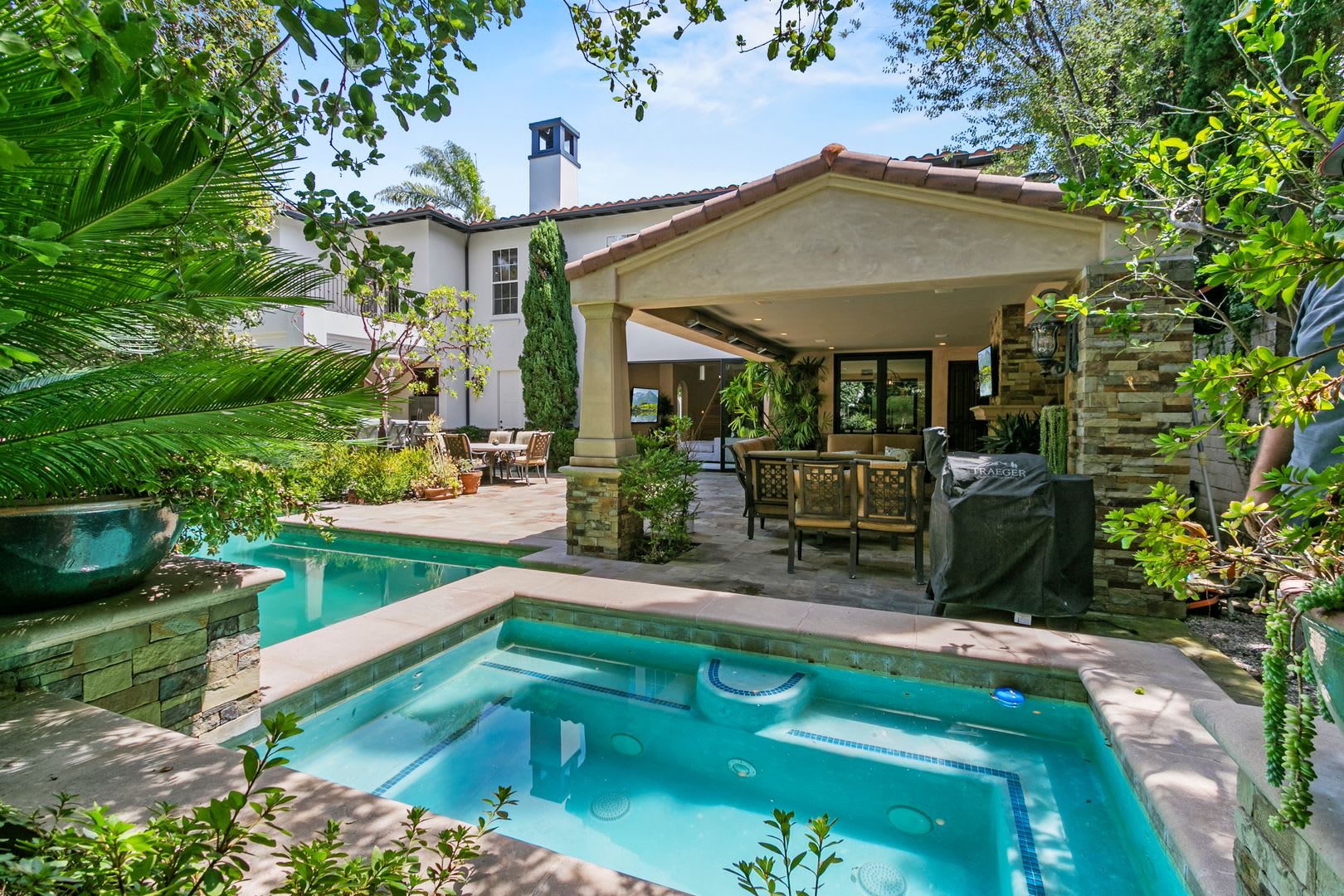 Bonita Canyon Luxury Estate With Pool – photo 3