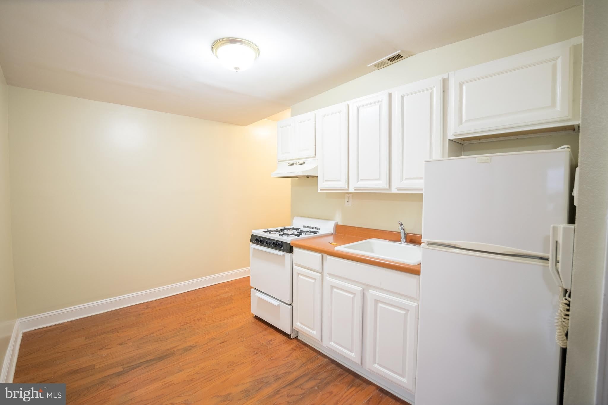 1124 E PASSYUNK Avenue – photo 5