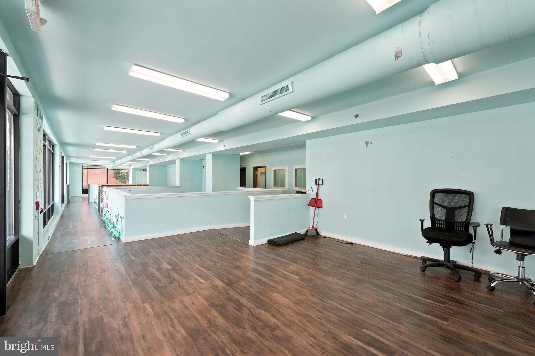 512-18 E GIRARD Avenue – photo 4