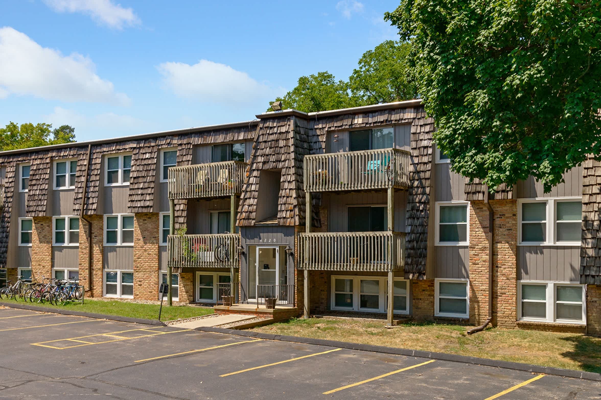 The 4220 Grand Apartments – photo 2