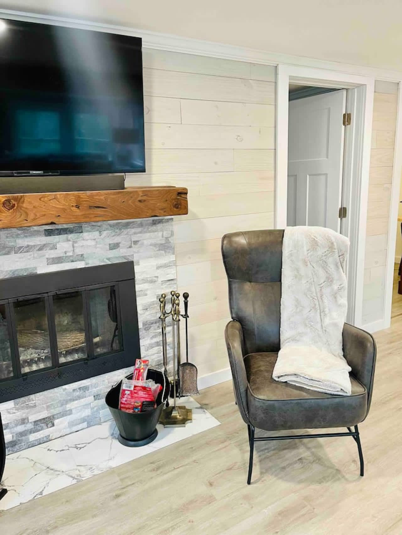 43 Moonlight Drive – photo 3