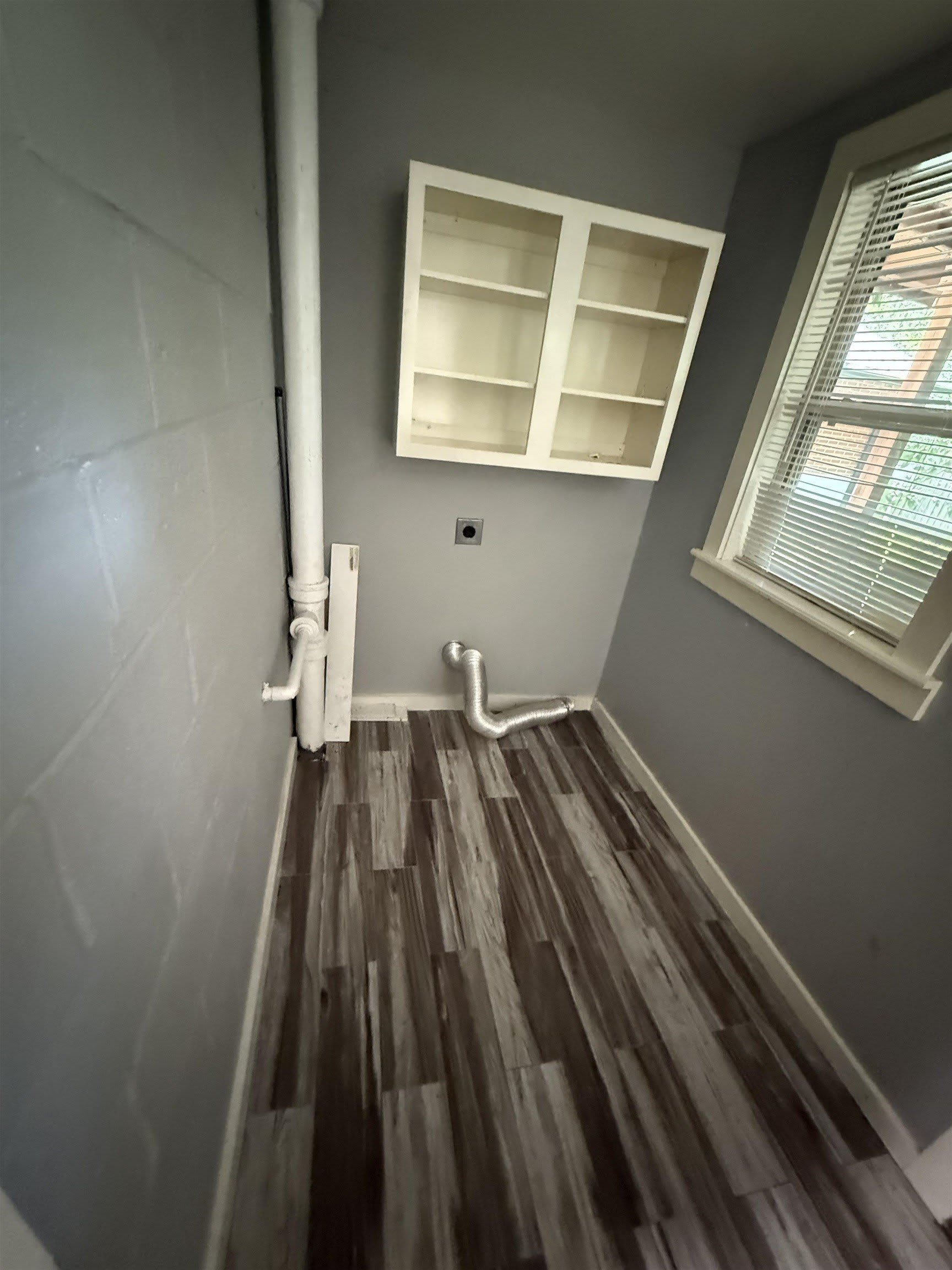 1316 Aintree Lane – photo 5
