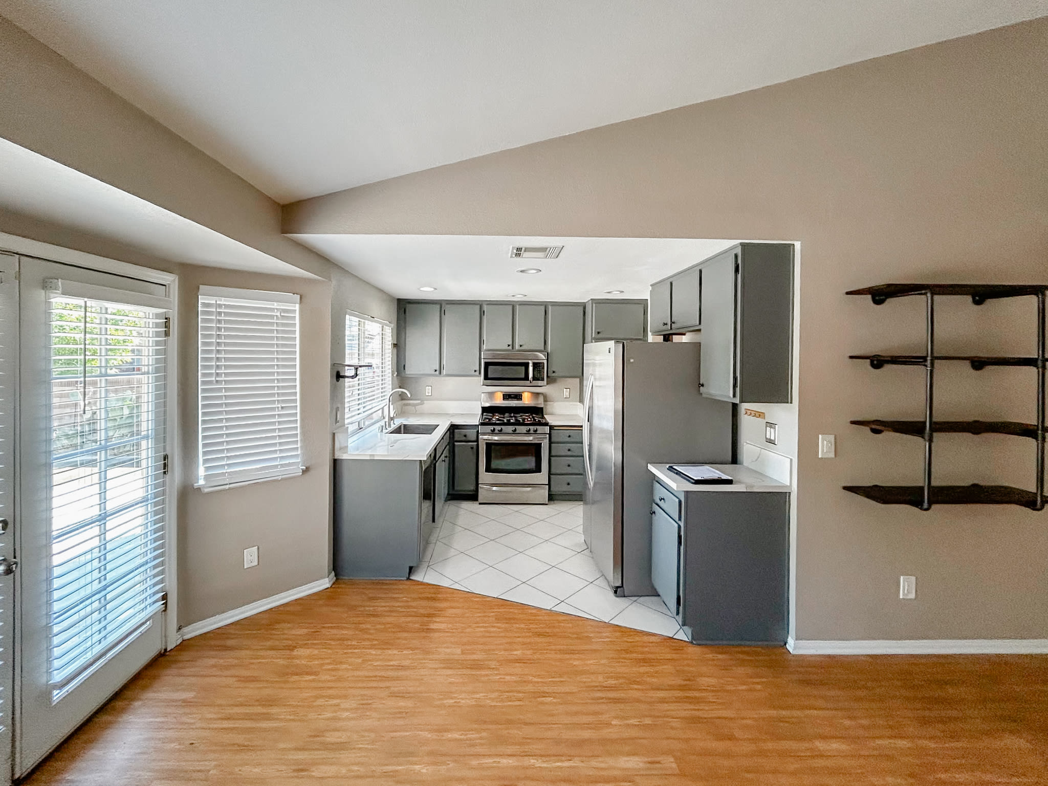1145 Robinson Court – photo 2