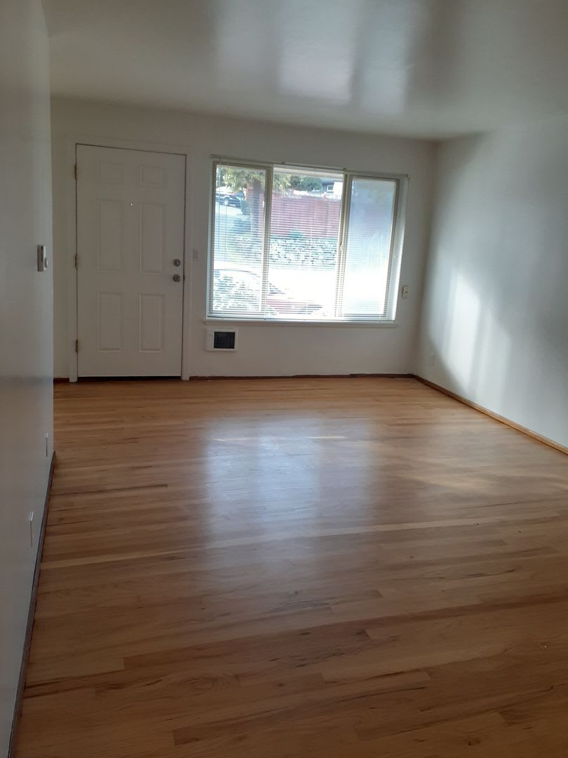 California Avenue Apartments – photo 1