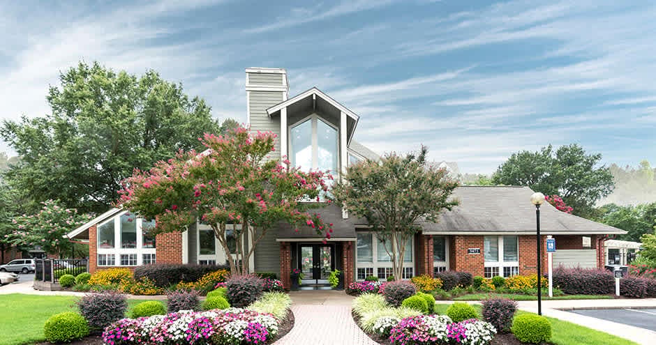 Broadmoor Apartment Homes – photo 1