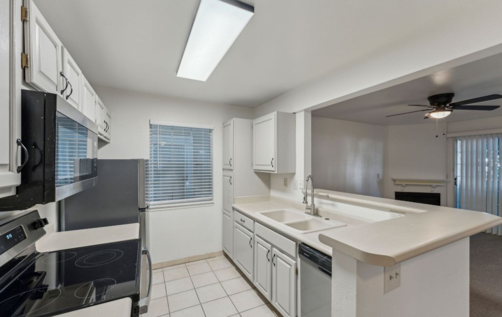 Main Floor 2 Bedroom Condo in Bountiful! – photo 5