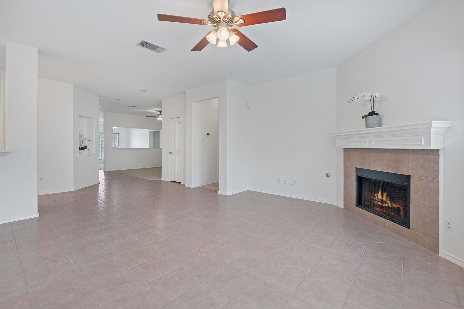 Immaculate 3 Bedroom, 2 Bath Home on Corner Lot in Cedar Park – photo 4