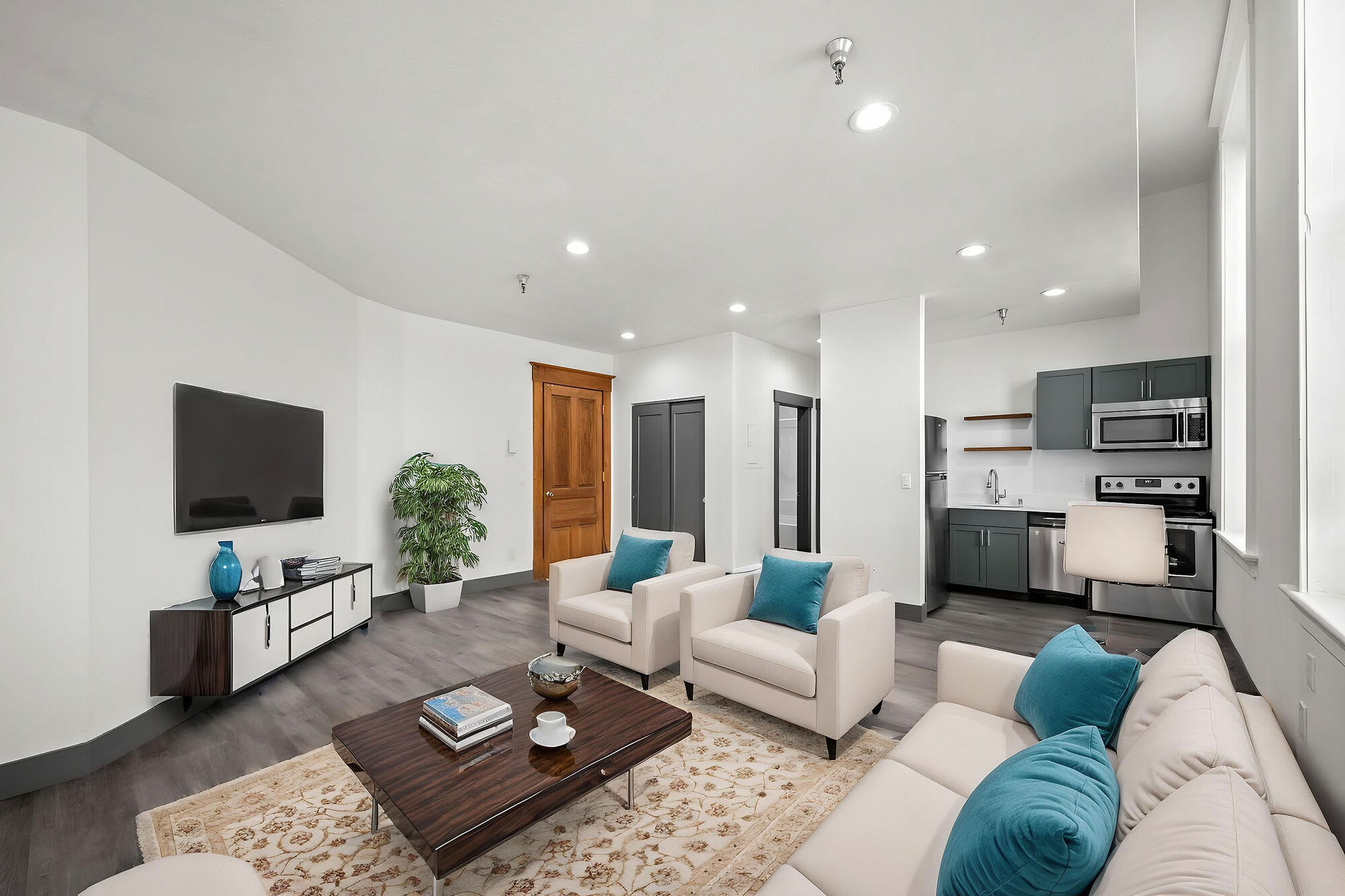 2902 North Hogan Street 1 – photo 3