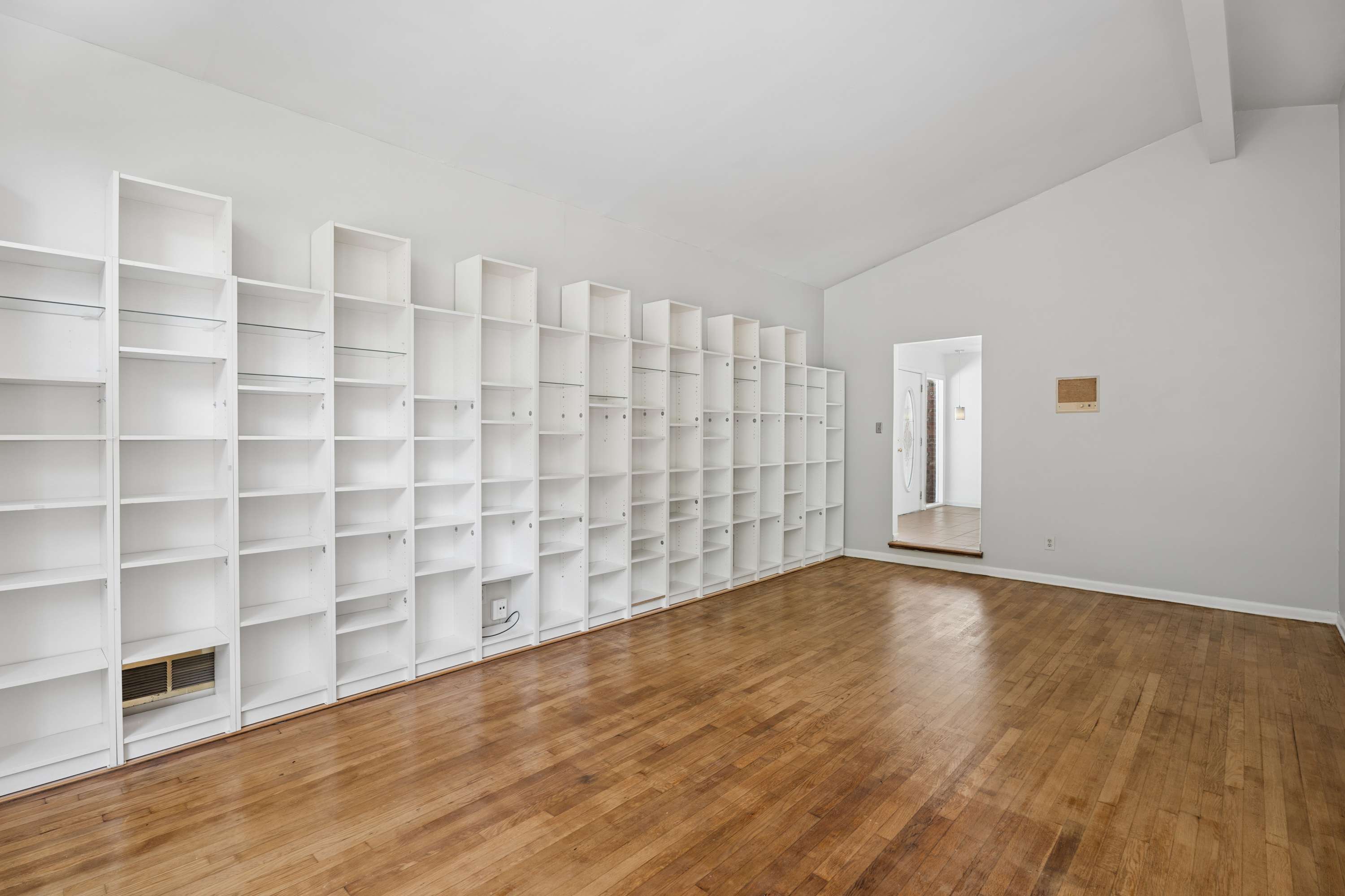 3543 Cloudland Dr – photo 3